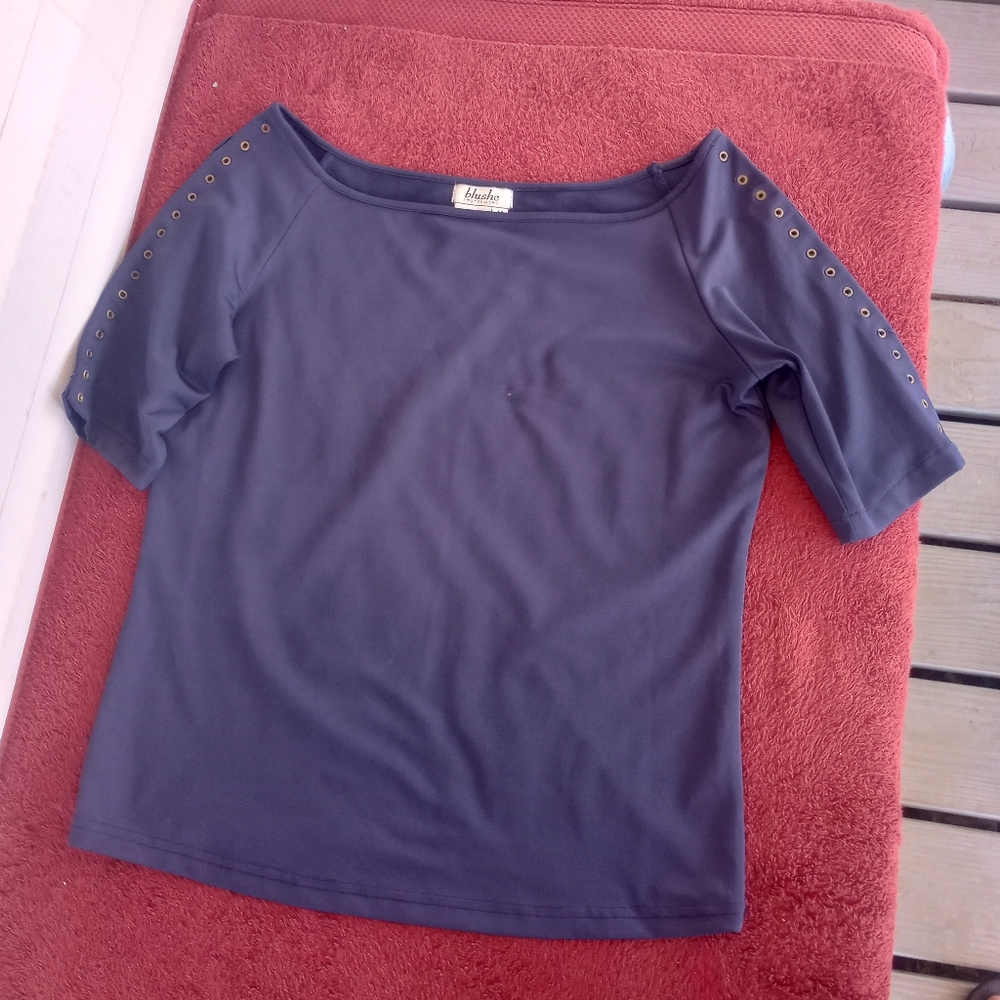 Blushe impressions shirt size Medium